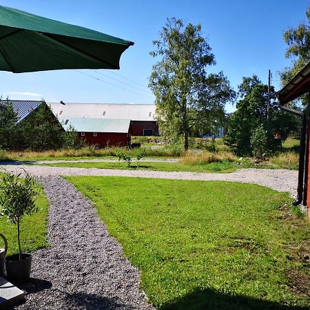 Smedjan Cottage Enkoping Exterior photo